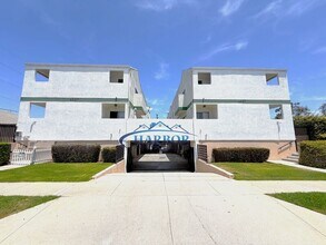 Building Photo - 4567 W 159th St
