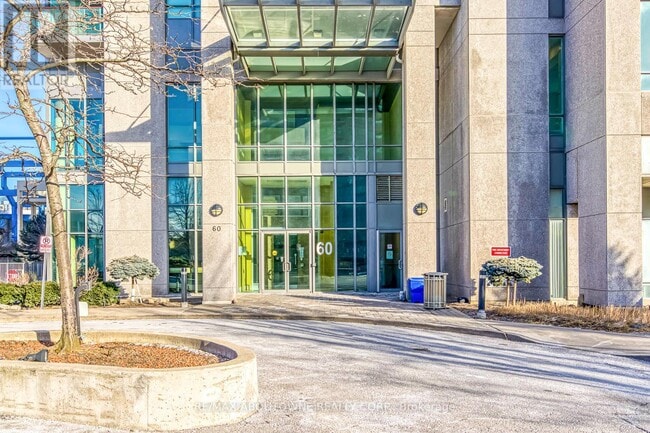 Photo du bâtiment - 60 Brian Harrison Way