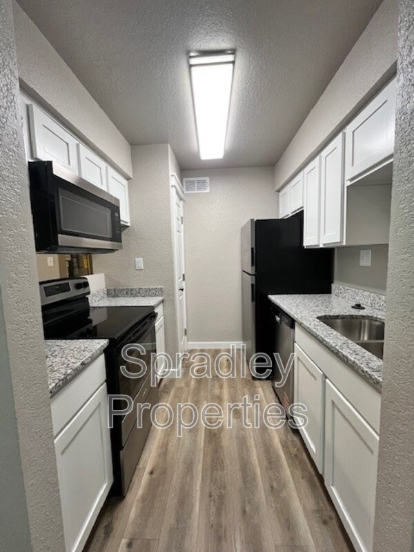 Building Photo - 200 Bosque Rd