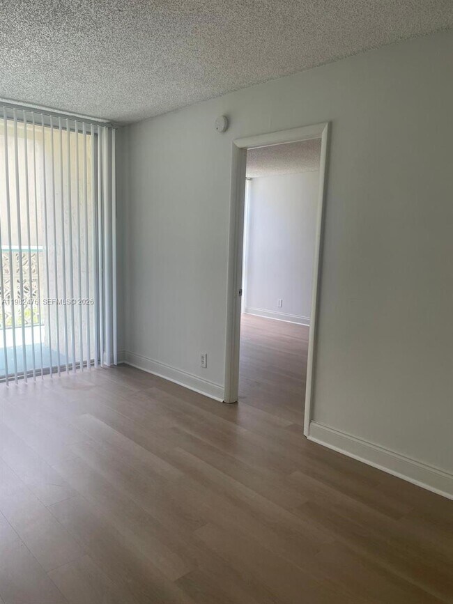 Foto del edificio - 2029 NW 46th Ave