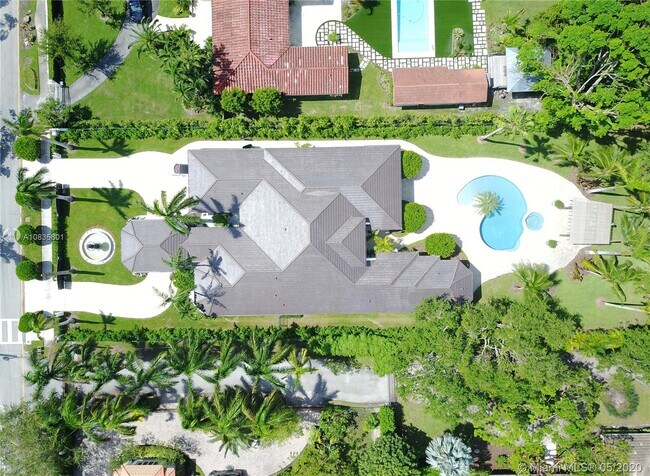 Foto del edificio - 5837 SW 102nd St