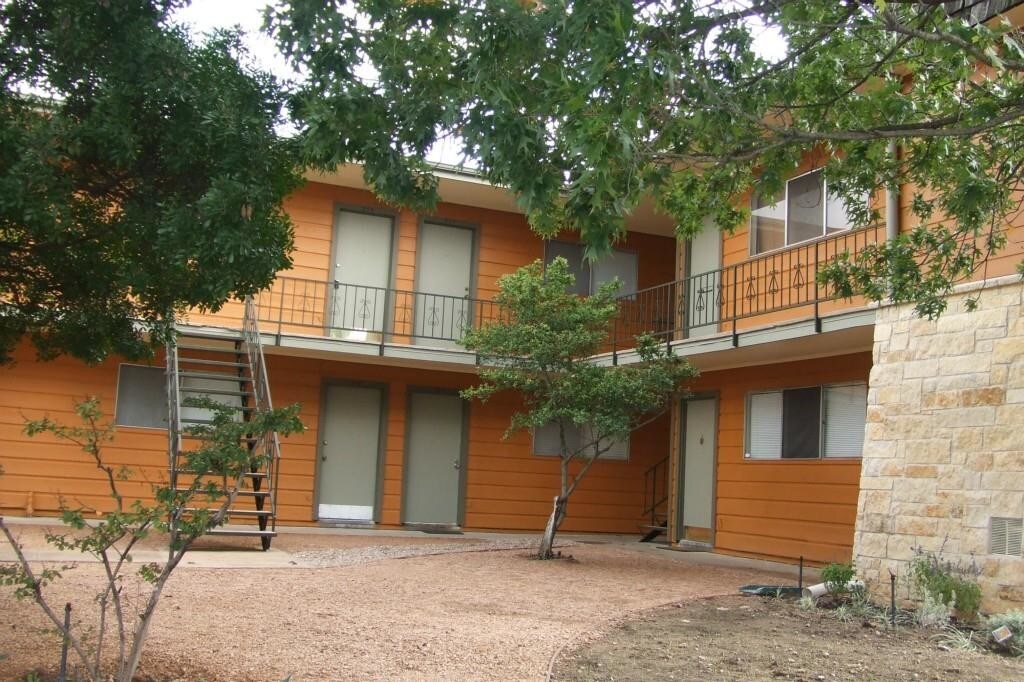 2800 Comanche St Unit 119, Austin, TX 78705 Room for Rent in Austin