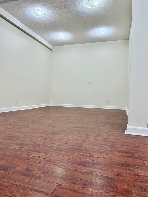 Foto del edificio - 3400 Betty Ln