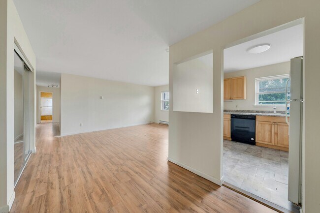 Building Photo - 205 Bergen Turnpike
