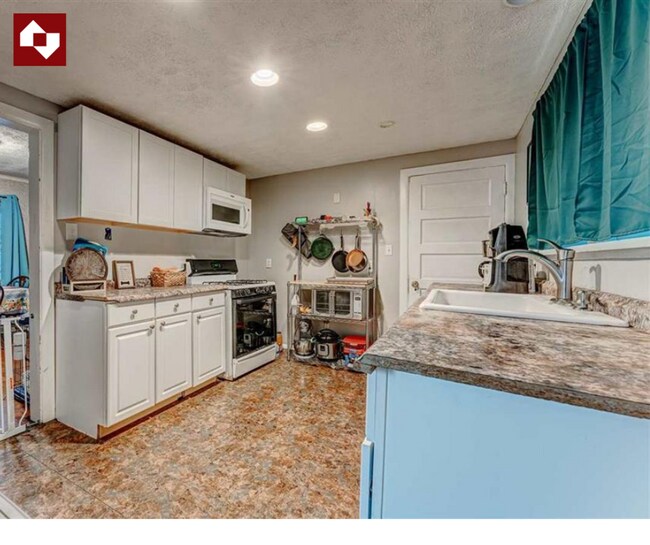 Building Photo - 3 bed/2 bath house in Downtown Morgantown - Available Now - 6/24/26