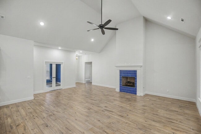 Photo - 1701 Cherrie Street House