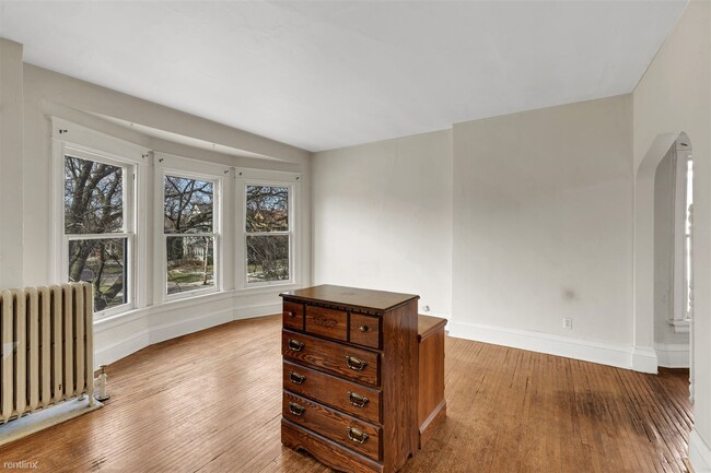 Building Photo - 2 br, 1 bath 4plex - 2274 Robinwood Avenue 3