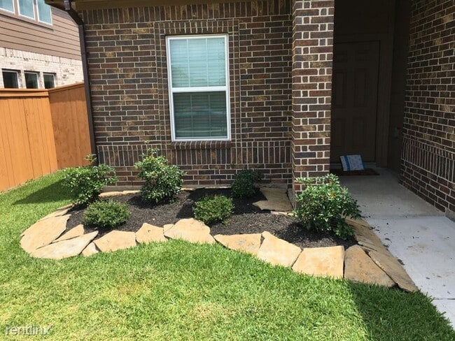 Building Photo - 3 br, 2 bath House - 2319 Langley Dr