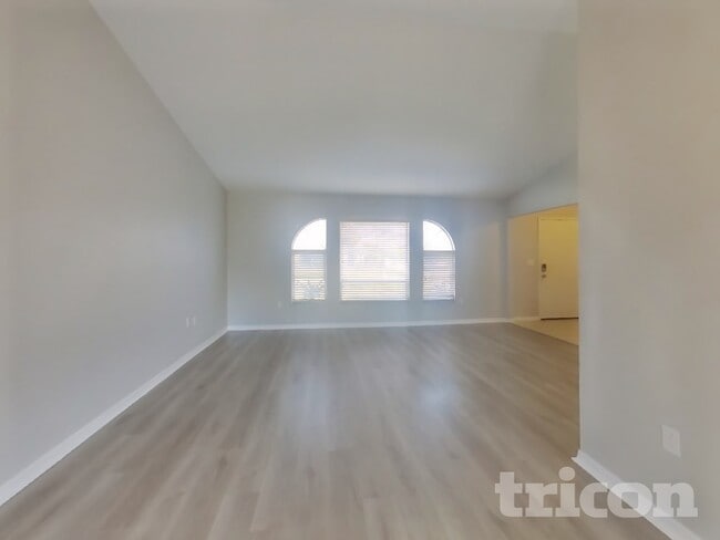 Foto del edificio - 26429 Asuncion Dr