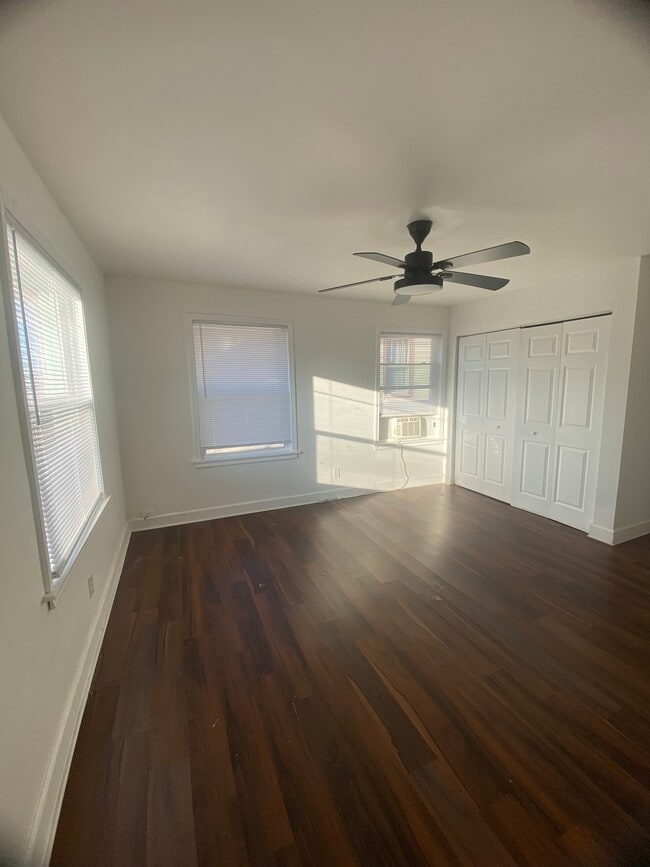 Foto del edificio - 4013 Taylor Blvd