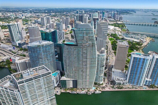 Foto del edificio - 300 Biscayne Blvd Way