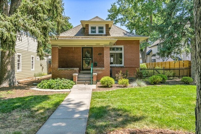 ONE block to OBSERVATORY PARK! great DU lo... - ONE block to OBSERVATORY PARK! great DU lo... House