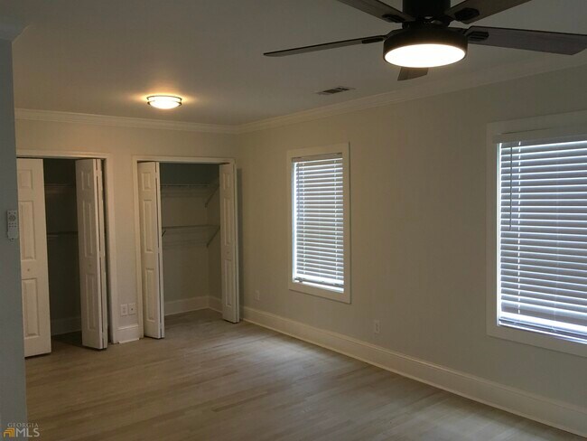 Building Photo - 402 Collier Ridge Dr NW