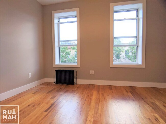 Foto del edificio - 7230 67th St