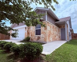 Building Photo - 120 Trailside Ln