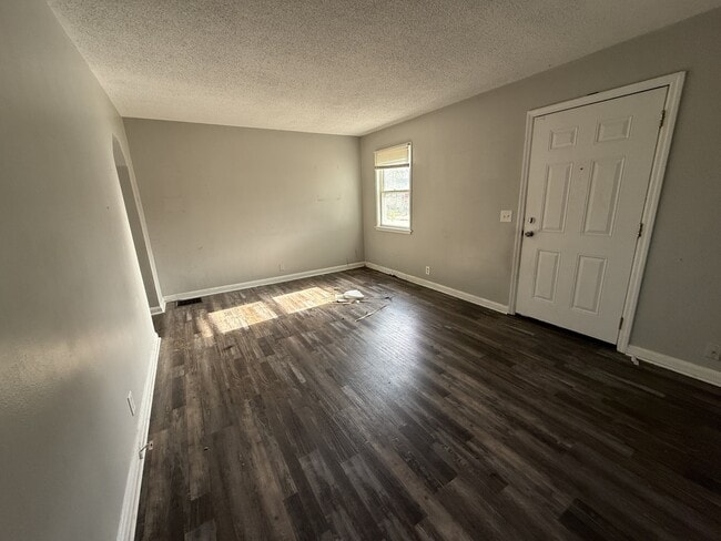 Foto del edificio - 3718 Charloe Ct