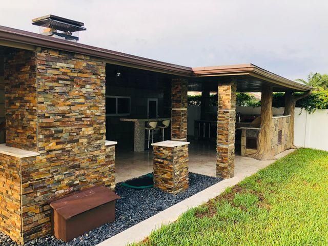 Foto del edificio - 21830 Rainberry Park Cir