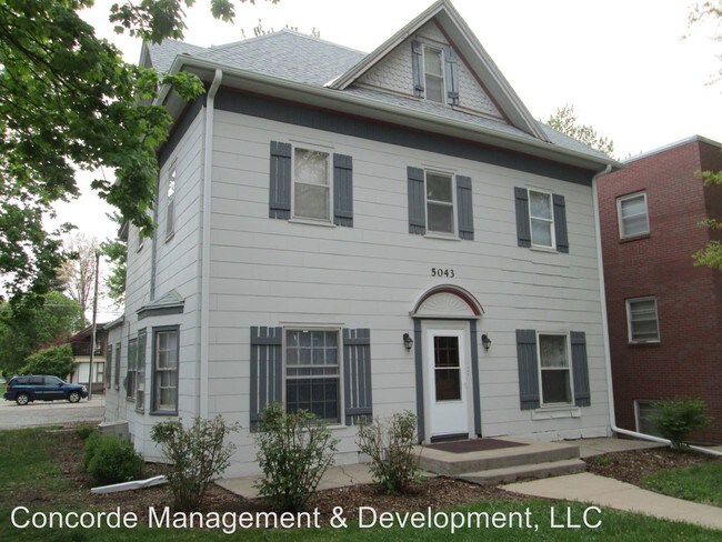 Building Photo - 5043 Huntington Ave