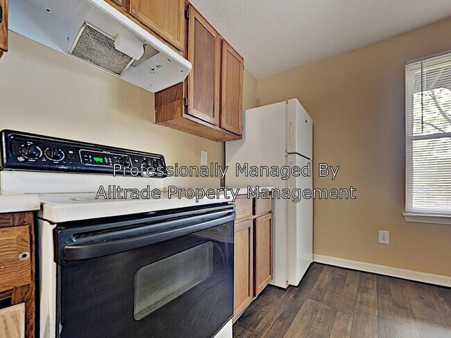 Building Photo - 1519 Crums Ln