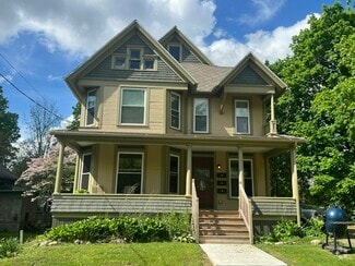 Building Photo - 403 S Superior St