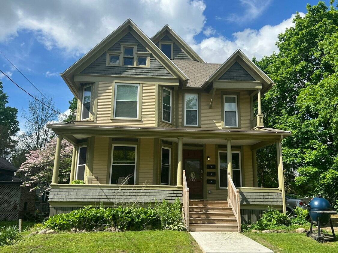 Primary Photo - 403 S Superior St