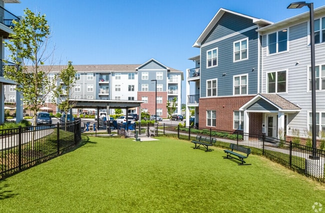 Building Photo - The Edison at Bridlespur