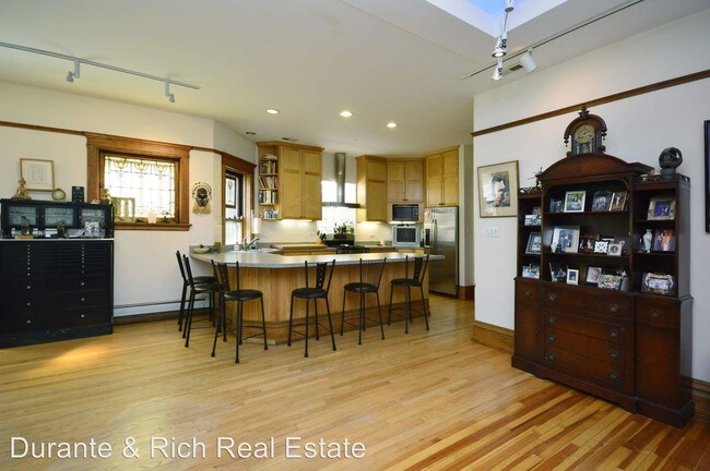 Foto del edificio - 3642 N Magnolia Ave
