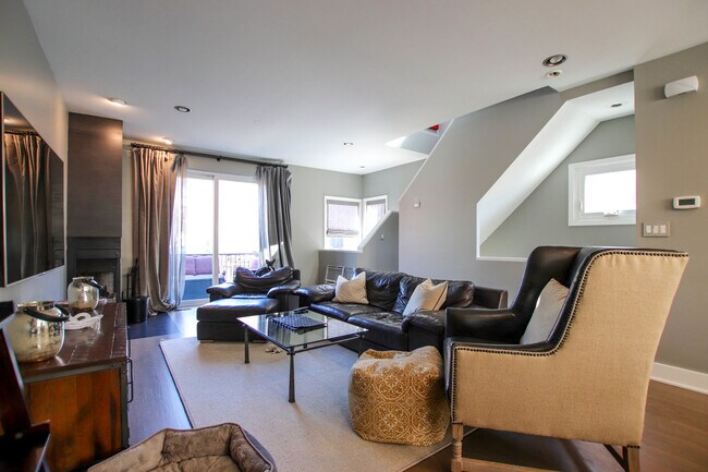 Building Photo - 1730 W Terra Cotta Pl