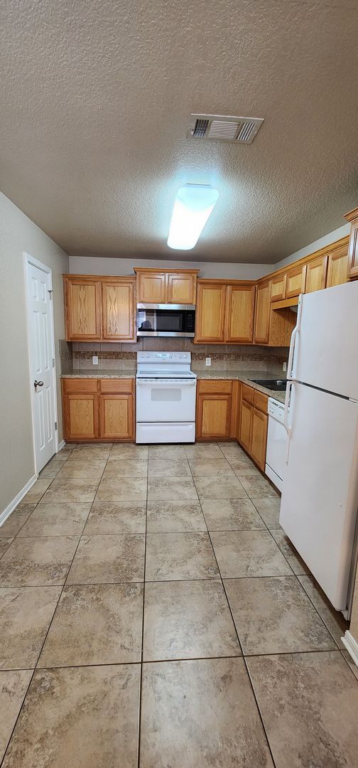 Foto del edificio - 3 Bedroom 2 bath Duplex South Killeen