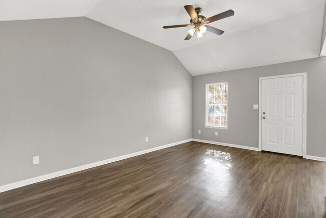 Foto del edificio - Low Maintenance Horn Lake 3-bed, 2-bath Un...