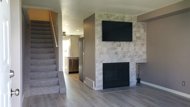 living room - 5317 Solar Ridge Dr