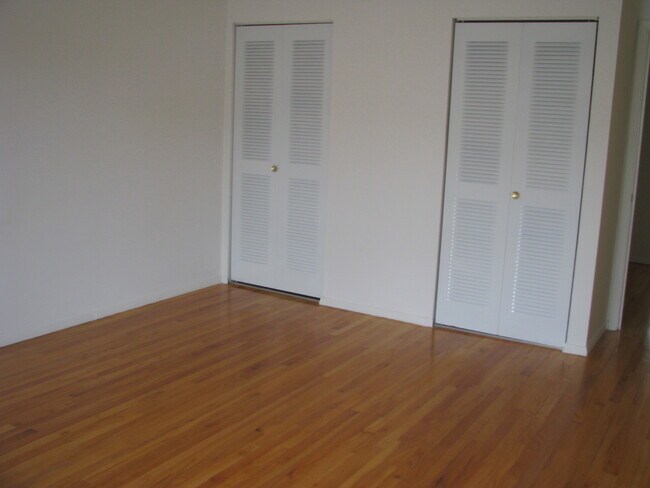 Foto del edificio - 1908 Inglewood Dr, Apt #D