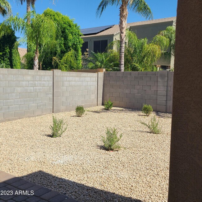 Building Photo - 9575 W Quail Ave