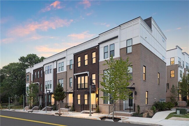 Building Photo - 230 New St