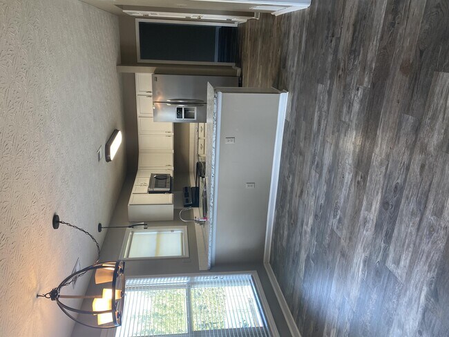 Foto del edificio - 129 Dickinson Dr