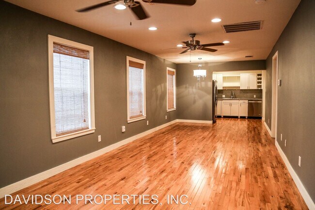 Foto del edificio - 3 br, 2 bath House - 355 Redwood St