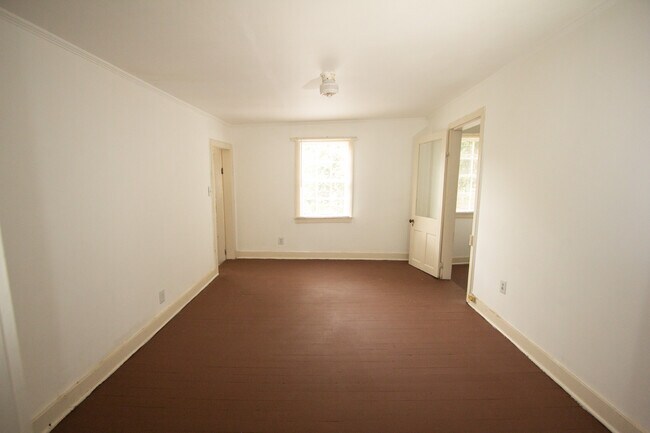 Building Photo - 46 Vanderhorst St