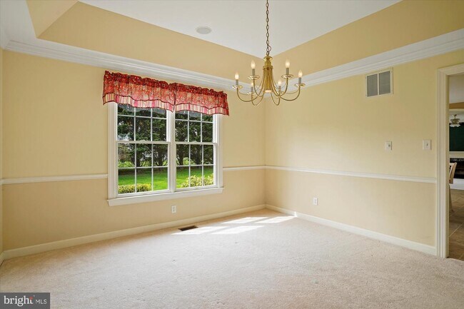 Foto del edificio - 1208 Bluebird Ct W