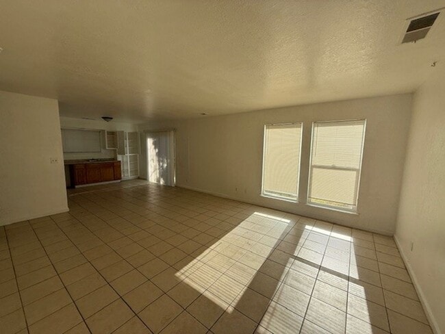 Building Photo - 1204 N Divisadero St