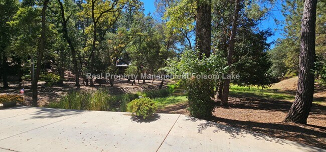 Foto del edificio - Charming 1-Bedroom Retreat in Desirable Ch...