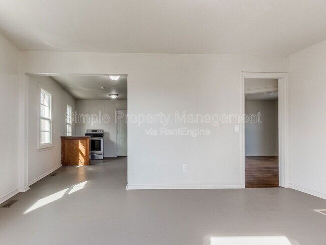 Foto del edificio - 517 E Boeing Dr