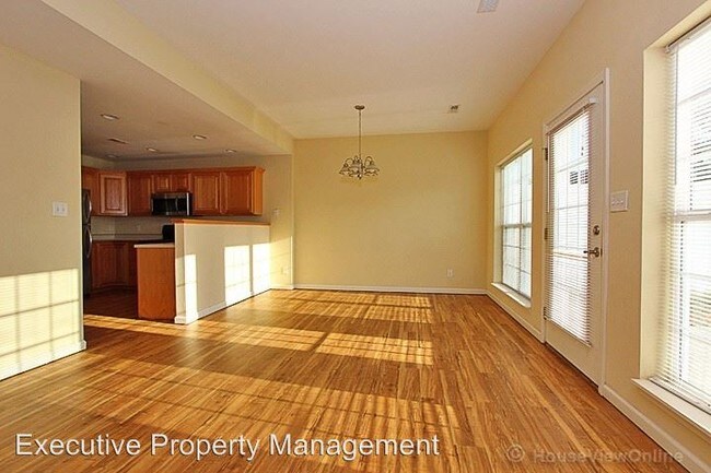 Foto del edificio - 2858-2858 Larkspur Ct