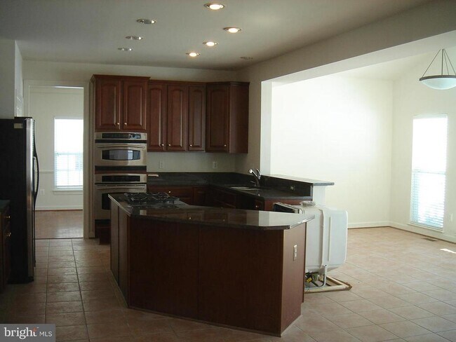 Building Photo - 11017 Baldwin Dr