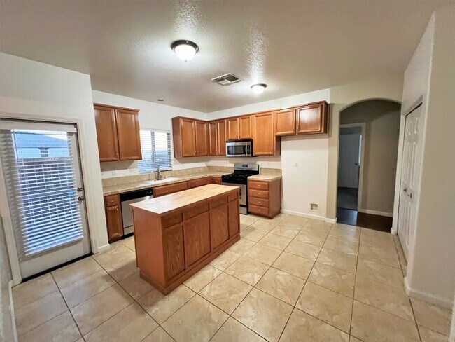Building Photo - 5548 Seedling Way