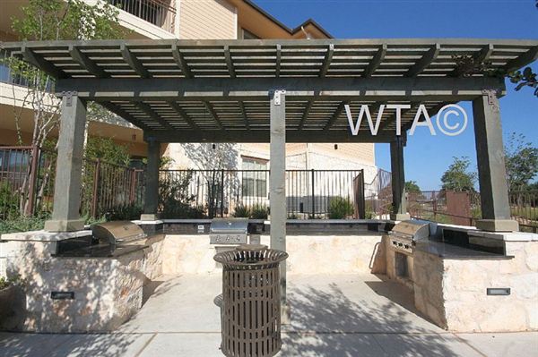 Foto del edificio - 3621 W Slaughter Ln
