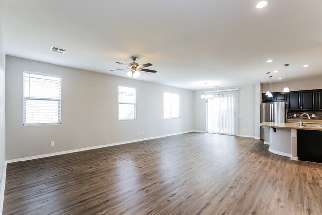 Foto del edificio - 6417 S 47th Dr