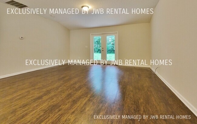 Foto del edificio - 10534 Lone Star Rd