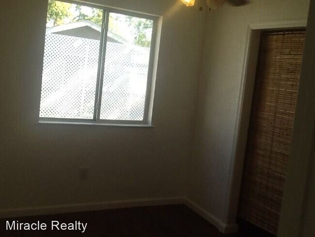 Building Photo - 2 br, 1 bath House - 927 Daulton Ave