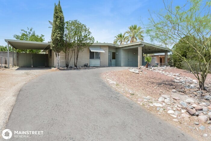 Foto principal - 3242 S Champlain Ave, Tucson, AZ 85730