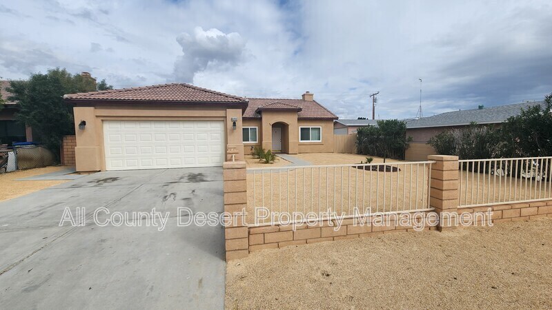 Primary Photo - 13700 La Mesa Dr